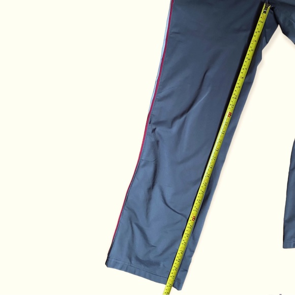 Puma track pants gray with white side stripe, pockets, loose fit, size small - Picture 11 of 13